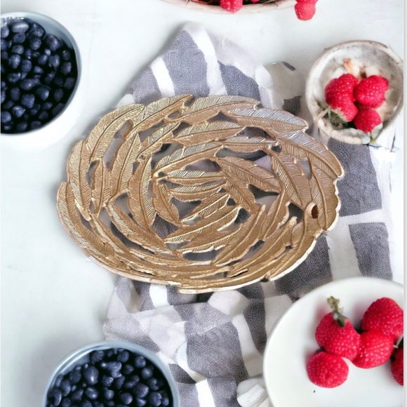 Gorgeous Gold Metal Feather Motif Centerpiece-Bowl - Picture 6 of 16